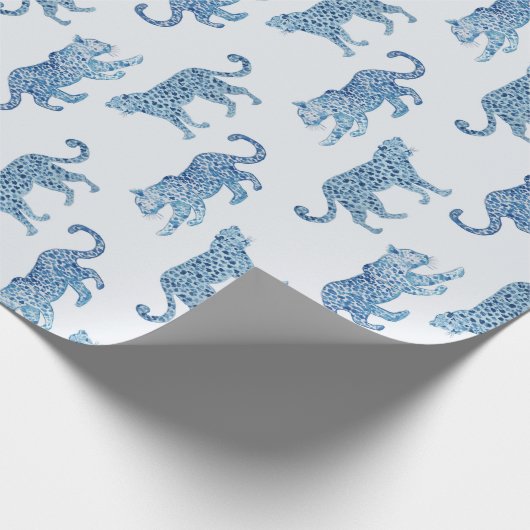 Leopard Parade in Blue and White Cadeaupapier (Hoek)