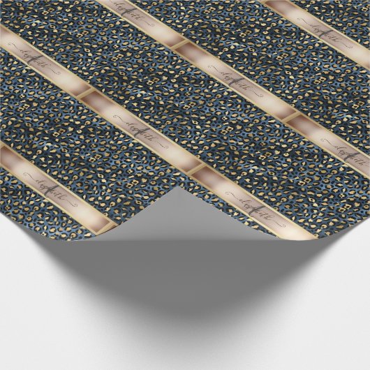 Leopard Pattern Blue Gold Monogram Cadeaupapier (Hoek)