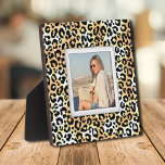 Leopard Pattern Frameless Photo Easel Back Fotoplaat<br><div class="desc">Gemaakt om dimensionaal te kijken, creëer een luipaard patroon een prachtig lijst voor je favoriete foto op deze tafelblad met een ingebouwde esel. Het afbeelding wordt direct op het hardboard geplaatst voor een verbluffend scherp afbeelding met een gemakkelijk schoon veegdoppervlak. Geweldig als geschenk of om je favoriete foto in je...</div>