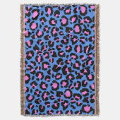 Leopard Pattern in Raspberry op Electric Blue Deken (Voorkant Verticaal)