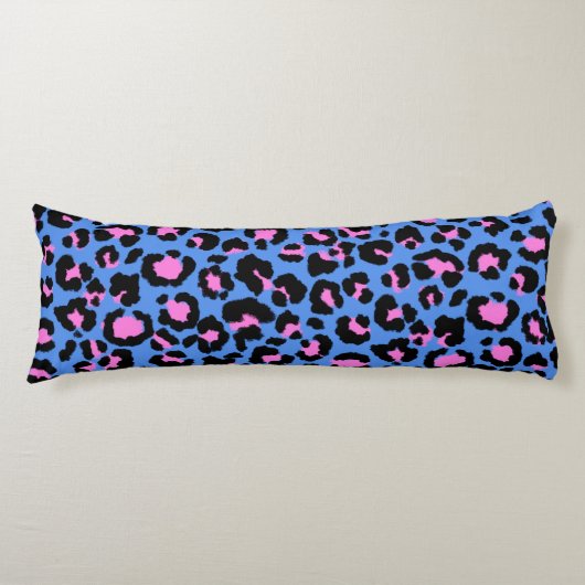 Leopard Pattern in Raspberry op Electric Blue Lichaamskussen (Voorkant)