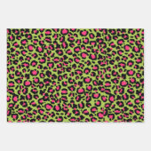 Leopard Pattern in Raspberry op Lime Green Inpakpapier Vel (Voorkant 2)