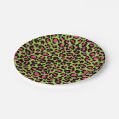 Leopard Pattern in Raspberry op Lime Green Papieren Bordje (Gekanteld)