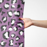 Leopard Pattern, Leopard Spots, Paarse Leopard Sjaal<br><div class="desc">Elegant,  stijlvol en verfijnd luipspatroon in paarse kleur. Moderne en trendy cadeau,  perfect voor de dierenkopper in je leven.</div>