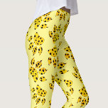 Leopard Paw Print Patroon Leggings<br><div class="desc">Leuke cartoon stijl luipaard poot patroon. Aangepaste leggings. Zwart-gele poot versie. Cadeau idee voor wilde kattenliefhebbers.</div>