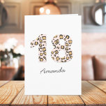 Leopard Print 18 | Modern Cute Name 18th Birthday Kaart<br><div class="desc">Eenvoudige, stijlvolle en trendy bladzijdeafdruk van 18 wenskaart in bruine en zwarte dierlijke afdruk op een bleke roze achtergrond. De naam en het binnenbericht in modern manuscript kunnen gemakkelijk voor een echt unieke 18e verjaardagskaart voor de speciale dag van uw geliefde worden gepersonaliseerd! Het ontwerp is ook beschikbaar voor andere...</div>