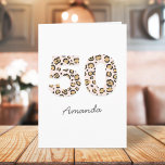 Leopard Print 50 | Modern Cute Name 50th Birthday Kaart<br><div class="desc">Eenvoudige, stijlvolle en trendy lopardafdruk van 50 wenskaart in bruine en zwarte dierlijke afdruk op een bleke roze achtergrond. De naam en het binnenbericht in modern manuscript kunnen gemakkelijk voor een echt unieke 50e verjaardagskaart voor de speciale dag van uw geliefde worden gepersonaliseerd! Het ontwerp is ook beschikbaar voor andere...</div>