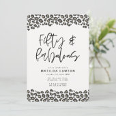 Leopard print 60 jaar en sassy 50 jaar verjaardags aankondiging (Staand voorkant)