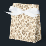 Leopard Print Bedankdoosjes<br><div class="desc">Deze feestgunstbox wordt getoond in een moderne safari luipaardprint. Kleuren van beige en bruine tinten. Pas dit object aan of koop zoals in de afbeelding. Afbeelding</div>