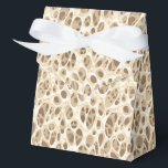 Leopard Print Bedankdoosjes<br><div class="desc">Deze feestgunstbox wordt getoond in een moderne safari luipaardprint. Kleuren van beige en bruine tinten. Pas dit object aan of koop zoals in de afbeelding. Afbeelding</div>