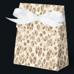 Leopard Print Bedankdoosjes<br><div class="desc">Deze feestgunstbox wordt getoond in een moderne safari luipaardprint. Kleuren van beige en bruine tinten. Pas dit object aan of koop zoals in de afbeelding. Afbeelding</div>