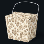Leopard Print Bedankdoosjes<br><div class="desc">Deze feestgunstbox wordt getoond in een moderne safari luipaardprint. Kleuren van beige en bruine tinten. Pas dit object aan of koop zoals in de afbeelding. Afbeelding</div>
