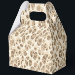 Leopard Print Bedankdoosjes<br><div class="desc">Deze feestgunstbox wordt getoond in een moderne safari luipaardprint. Kleuren van beige en bruine tinten. Pas dit object aan of koop zoals in de afbeelding. Afbeelding</div>