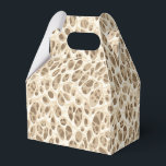 Leopard Print Bedankdoosjes<br><div class="desc">Deze feestgunstbox wordt getoond in een moderne safari luipaardprint. Kleuren van beige en bruine tinten. Pas dit object aan of koop zoals in de afbeelding. Afbeelding</div>