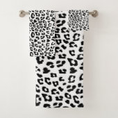 Leopard Print Black en White Bad Handdoek (Insitu)