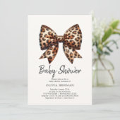 Leopard Print Coquette Bow Baby shower Uitnodiging (Staand voorkant)