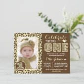 Leopard Print First Birthday Party Invitation Kaart (Staand voorkant)