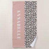 Leopard print initiaal typografie roze, meisjes mo strandlaken (Voorkant)