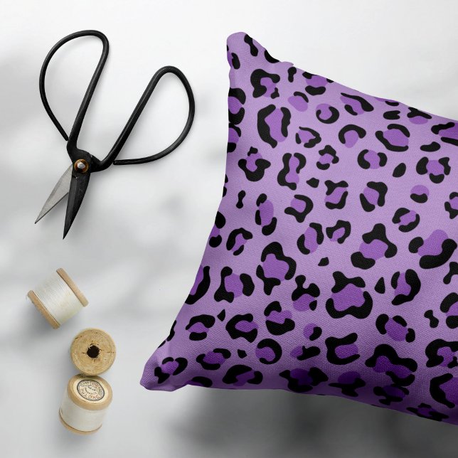 Leopard Print, luipspuiten, Paarse luipaard Accent Kussen (Creator heeft geüpload)