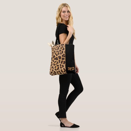 Leopard Print Monogram Stijlvol gepersonaliseerd Tote Bag (Op model)
