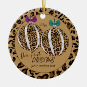 Leopard print onze eerste kerstfoto keramisch ornament (Voorkant)