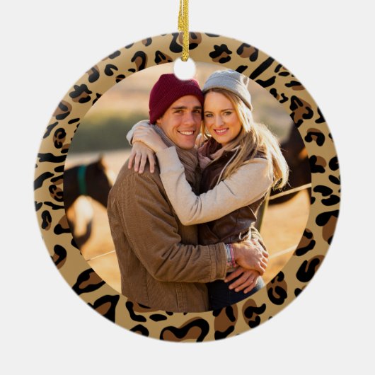 Leopard print onze eerste kerstfoto keramisch ornament (Achterkant)