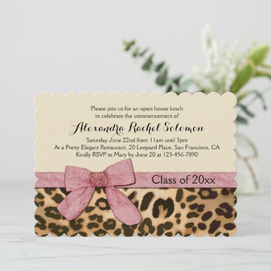 Leopard Print Pink Bow Afstuderen/partijuitnodigin Kaart (Staand voorkant)