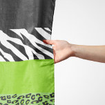 Leopard Print, Zebra Print, Animal Print, Green Sjaal<br><div class="desc">Elegant,  stijlvol en verfijnd bladerspatroon en zebrapatroon in groene kleur. Moderne en trendy cadeau,  perfect voor de dierenkopper in je leven.</div>