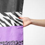 Leopard Print, Zebra Print, Animal Print, Paars Sjaal<br><div class="desc">Elegant,  stijlvol en verfijnd bladerspatroon en zebrapatroon in paarse kleur. Moderne en trendy cadeau,  perfect voor de dierenkopper in je leven.</div>