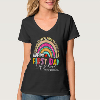 Leopard Rainbow Daycare Provider Welkom terug naar T-shirt