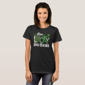 Leopard Shamrock One Lucky Sped Teacher St. Patric T-shirt (Voorkant volledig)