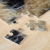 Leopard slaapt in een logboek legpuzzel (Zijkant)