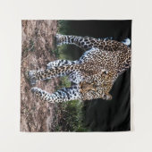 LEOPARD WALKING IN WILD WANDKLEED (Voorkant (horizontaal))