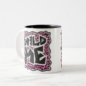 Leopard Wild Me Black en Hot Pink Design Tweekleurige Koffiemok (Voorkant links)