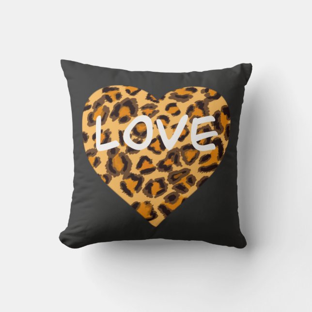 Leopardafdruk | hartontwerp | Love T-Shirt Kussen (Voorkant)