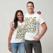 Leopards in jungle, hand-drawn pattern. t-shirt (Unisex)