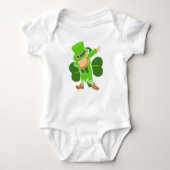 Leprechaun Dab Dance Street Baby shower Romper (Voorkant)