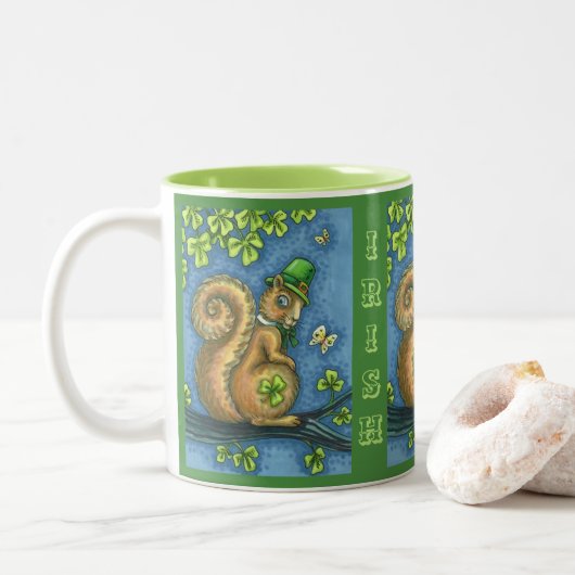 LEPRECHAUN IRISH SQUIRREL, ST. PATRICK'S DAG Lucky Tweekleurige Koffiemok (Met donut)