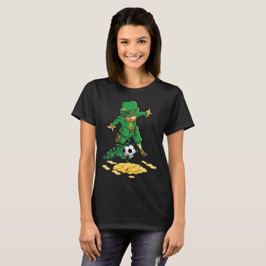 Leprechaun Playing Soccer Irish Shamrocks Gold Pat T-shirt (Voorkant volledig)