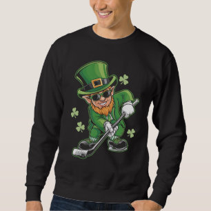 Leprechaun speelt hockey op St Patrick's Day Irish Trui