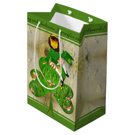 Leprechaun St. Patrick's Day Gift Bag Medium Cadeauzakje (Achterkant Gekanteld)