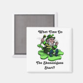 Leprechaun zittend op een shamrock magneet (Voorkant / Achterkant)