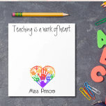 Leraar appreciatie gepersonaliseerde regenboog han notitieblok<br><div class="desc">Personaliseer met de naam van je favoriete leraar. Een geweldig cadeau voor terug naar school, of welke dag dan ook! Geweldig voor je favoriete leraar, schoolhoofd, secretaresse, decaan of iemand anders op school! Dit notitieblok is een grote maat, en volledig aanpasbaar! Het stevige papier en het simplistische maar schattige ontwerp...</div>
