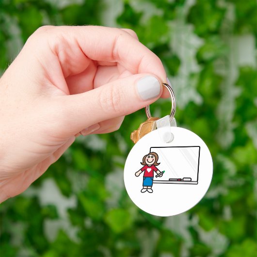 Leraar bij klaslokaal met whiteboard sleutelhanger