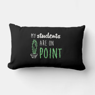 Leraar geeft mijn studenten een punt kussen