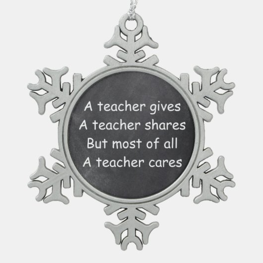 Leraar geeft schaarste in Chalkboard Design Gift Tin Sneeuwvlok Ornament (Voorkant)