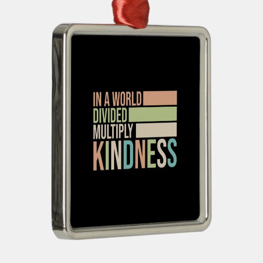 Leraar in de wereld verdeeld over de veelzijdighei metalen ornament (Rechts)