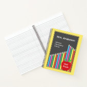 Leraar met kleur Pencils en Red Apple Notitieboek (Binnen)