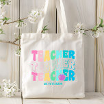 Leraar Moderne Regenboog Kleuren Gepersonaliseerde Tote Bag<br><div class="desc">Teacher Modern Rainbow Colours Personalized Name Canvas tas bevat de tekst "Teacher" in de moderne regenboogkleur herhaal scripttypografie met uw aangepaste gepersonaliseerde naam hieronder. Ideaal voor uw favoriete docent voor de waardering van de docent,  verjaardag,  kerst,  feestdagen en meer. Ontworpen door Evco Studio www.zazzle.com/store/evcostudio</div>
