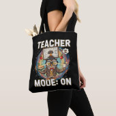 Leraar Modus: AAN – Grappige Uil Leraar Ontwerp Tote Bag (Dichtbij)